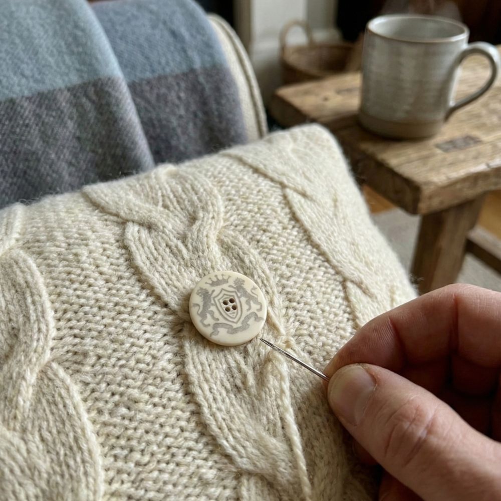 Ivory Heraldic Lions 4-Hole Sewing Buttons – 25mm - Image 5