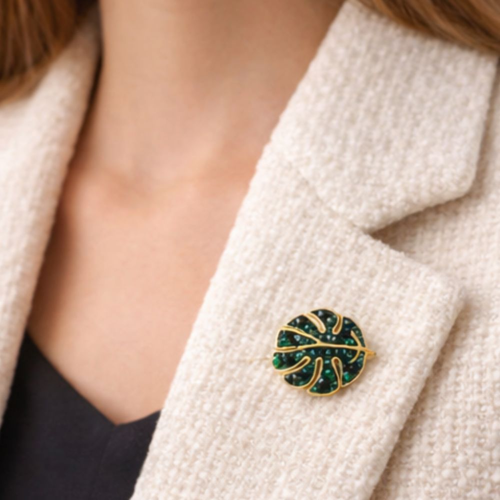 Palm Leaf Diamante Shank Button – 25mm - Image 6