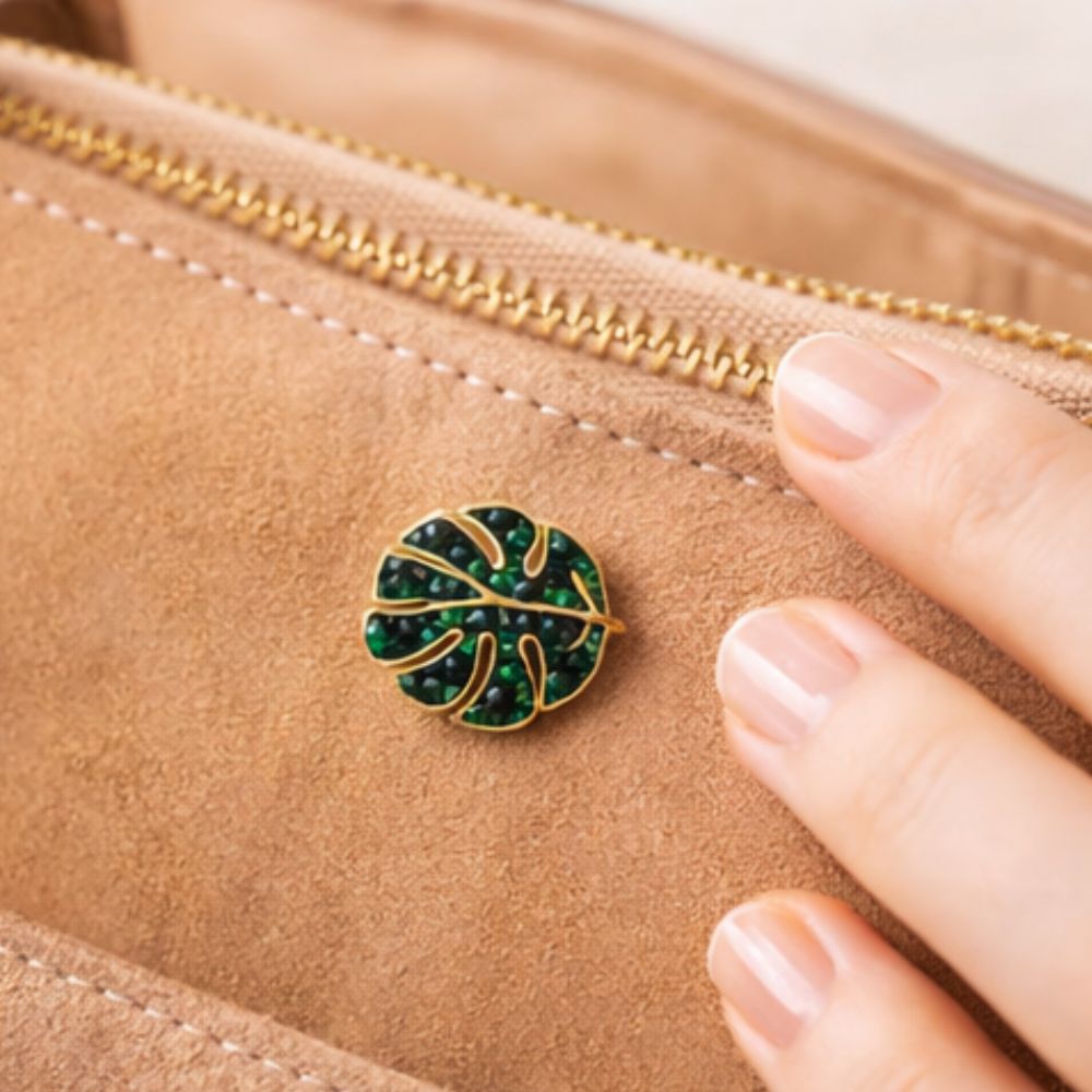 Palm Leaf Diamante Shank Button – 25mm - Image 7